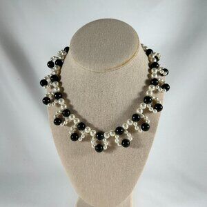 16 INCH FAUX, PEARL AND BLACK BEAD STATEMENT NECKLACE.